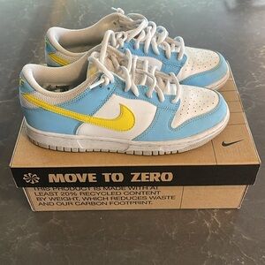 Nike Dunk Lows GS Size 6Y